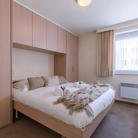 Cozy Family With Private Parking Just 150m From The